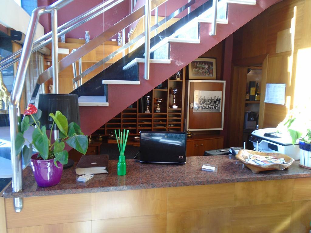 Hostal Fonda Galicia Cardedeu Buitenkant foto