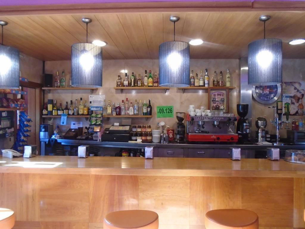 Hostal Fonda Galicia Cardedeu Buitenkant foto