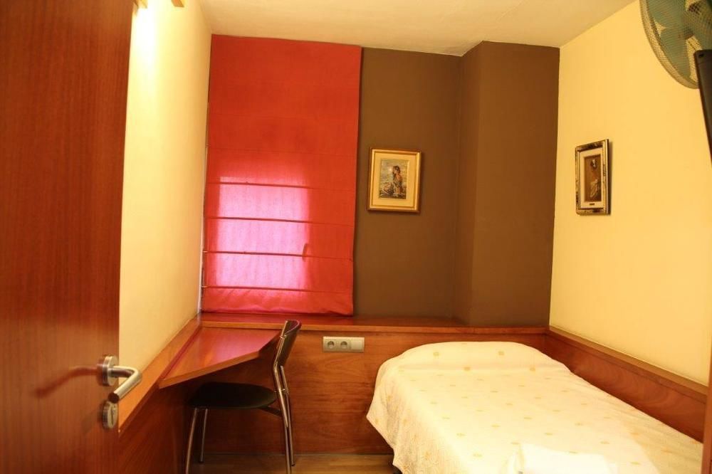 Hostal Fonda Galicia Cardedeu Buitenkant foto