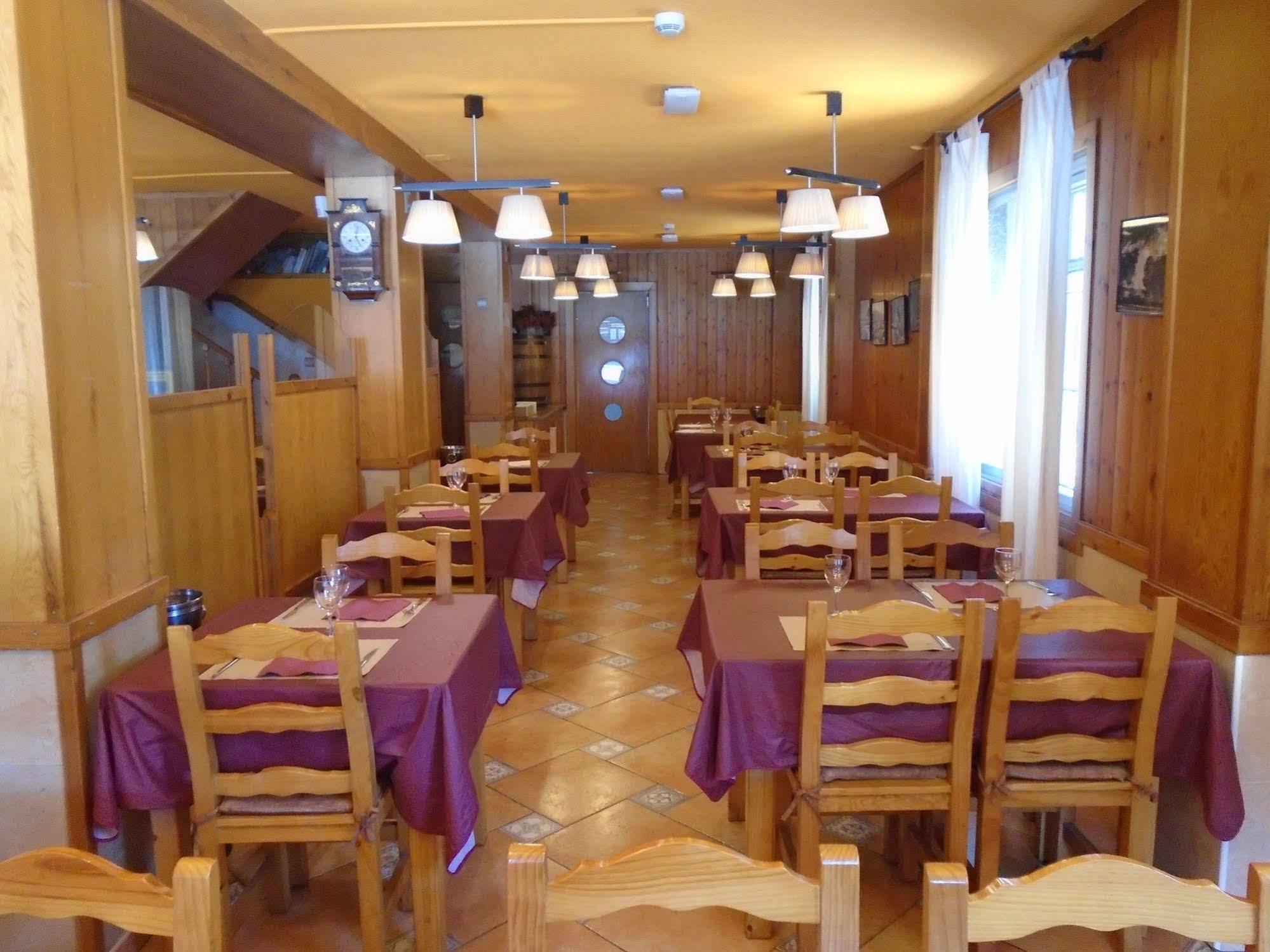 Hostal Fonda Galicia Cardedeu Buitenkant foto
