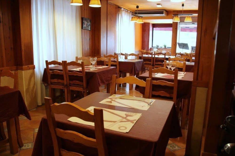 Hostal Fonda Galicia Cardedeu Buitenkant foto