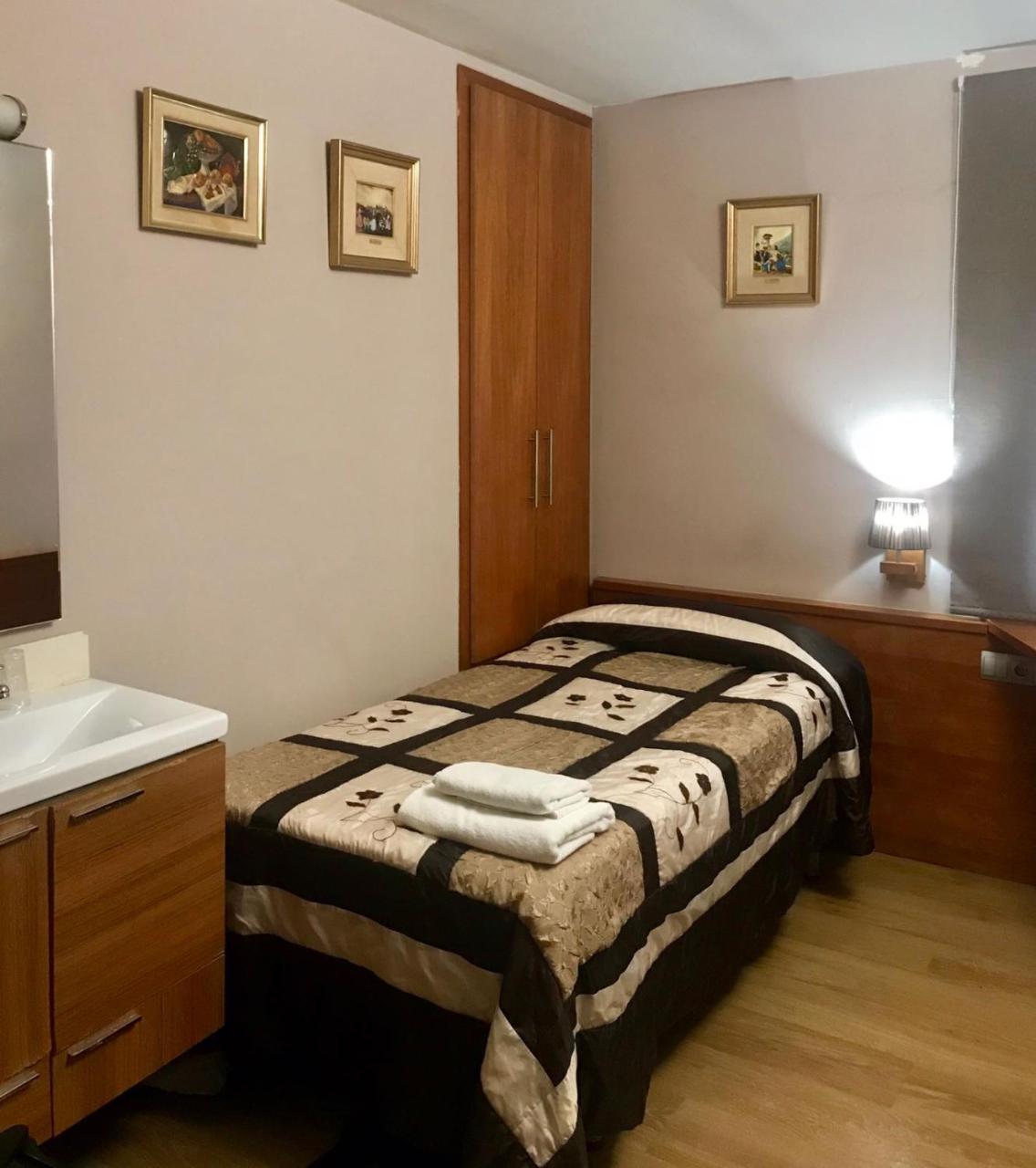 Hostal Fonda Galicia Cardedeu Buitenkant foto